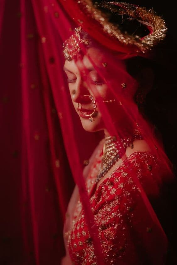 Bridal jewellery collection moment